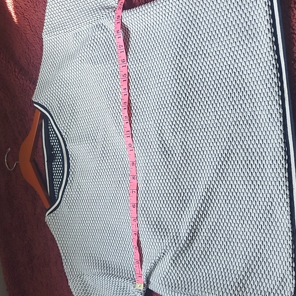 Black and white pattern top with striping accents - Picture 5 of 6